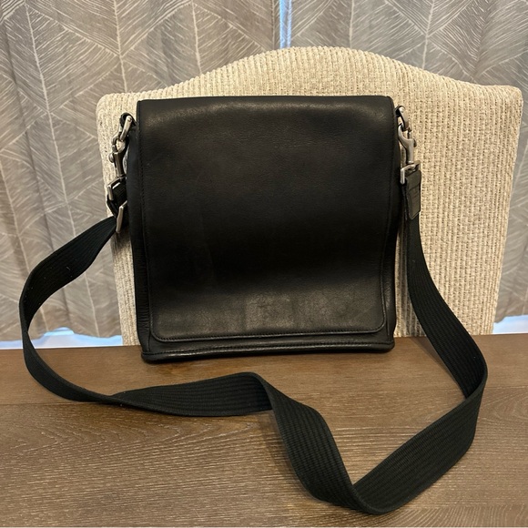 Vintage Coach Messenger/Saddle‎ Crossbody Bag #9431 Metro Flap Black Leather - Picture 1 of 16
